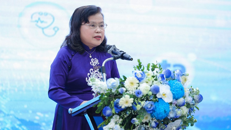 Phó Giáo sư, Tiến sĩ Nguyễn Thị Xuyên, Chủ tịch Tổng hội Y học Việt Nam phát biểu.