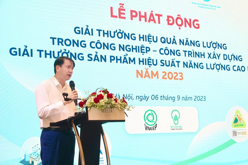 Ông Phương Hoàng Kim, Chánh Văn phòng Ban Chỉ đạo Tiết kiệm năng lượng, Vụ trưởng Vụ Tiết kiệm năng lượng và Phát triển bền vững (Bộ Công thương) phát biểu tại lễ phát động.