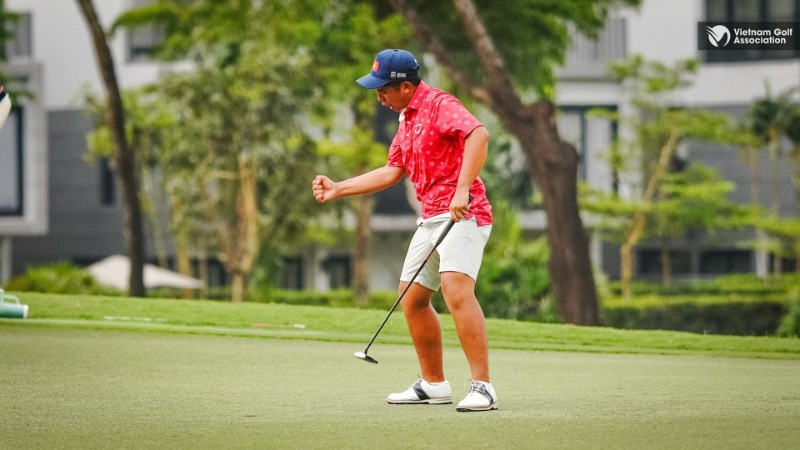 Khoảnh khắc ăn mừng của tay golf trẻ Nguyễn Tuấn Anh. (Ảnh: VGA)