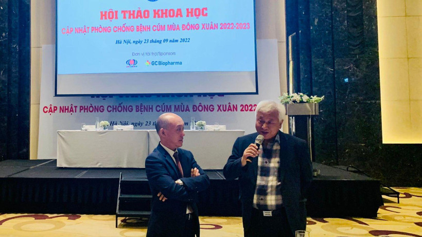 Ông Kang Jin-Han, thành viên Hội đồng quản trị Liên đoàn Khoa học và Công nghệ Hàn Quốc thông tin tại hội thảo. 