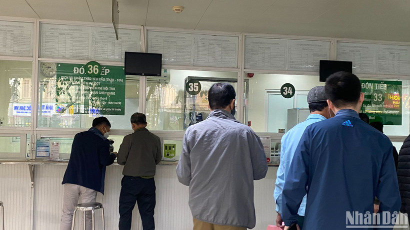 Bệnh viện ngoại khoa hàng đầu hạn chế mổ phiên: Bác sĩ đau xót, bệnh nhân hoang mang