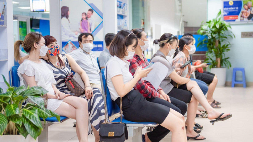Bộ Y tế khuyến khích người dân đeo khẩu trang khi đến nơi công cộng, đông người