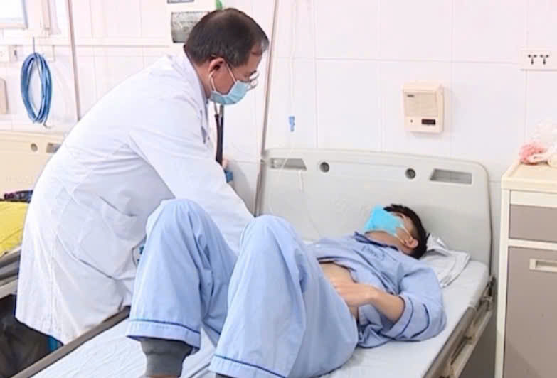 Bệnh nhân nằm điều trị tại Bệnh viện Bệnh Nhiệt đới Trung ương.