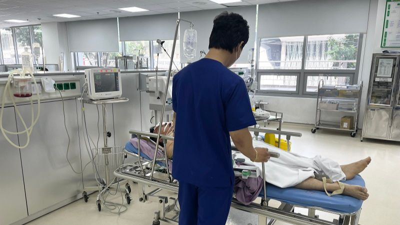 Bệnh nhân được cấp cứu tại Khoa Cấp cứu, Bệnh viện Trung ương Quân đội 108.