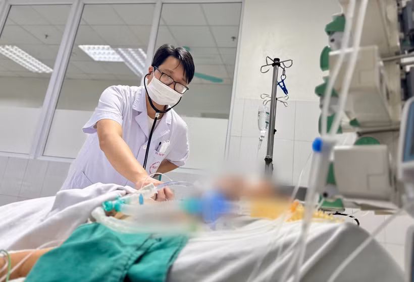 Bệnh nhân nằm điều trị tại Bệnh viện Bệnh Nhiệt đới Trung ương.