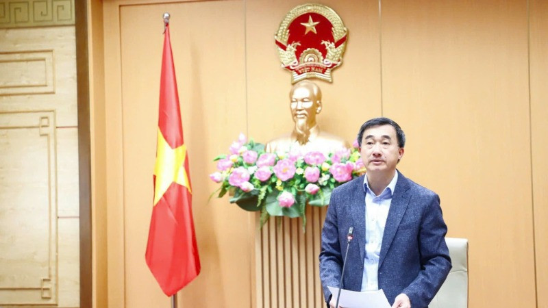 Thứ trưởng Y tế Trần Văn Thuấn phát biểu tại hội nghị.