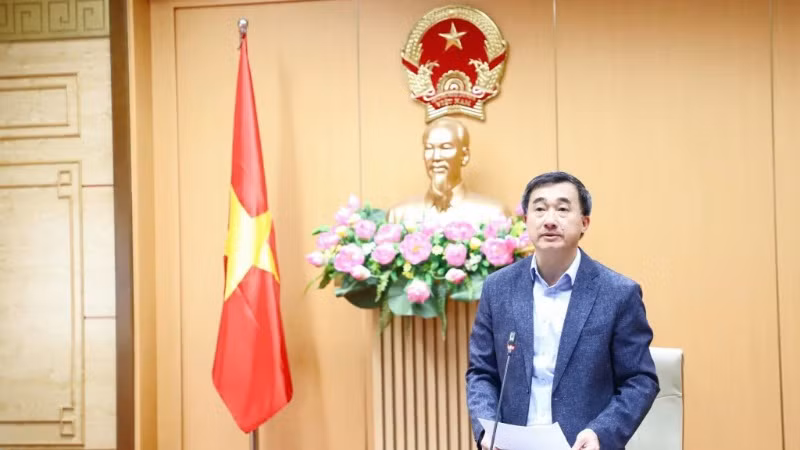 Thứ trưởng Y tế Trần Văn Thuấn phát biểu tại hội nghị.