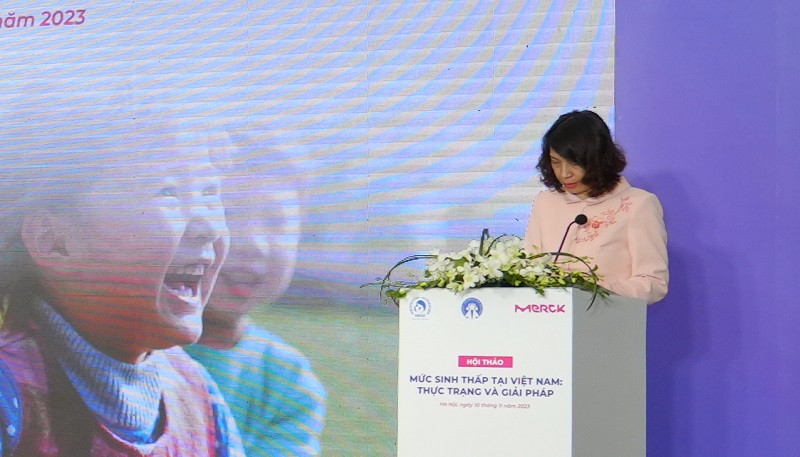 Thứ trưởng Y tế Nguyễn Liên Hương phát biểu tại hội thảo.