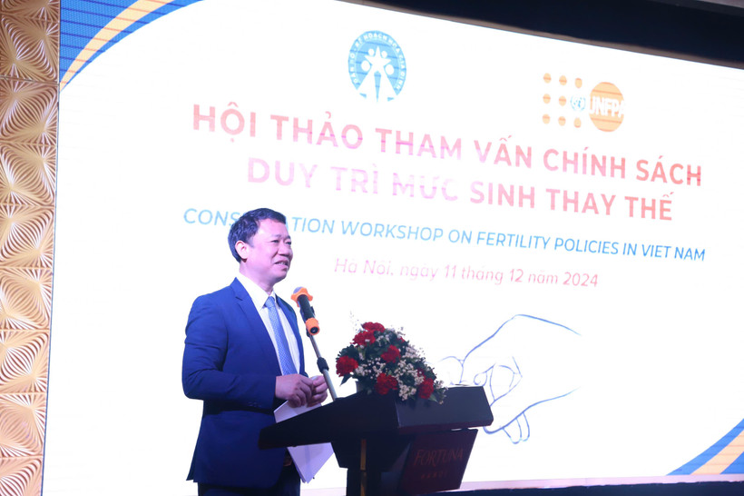 Ông Lê Thanh Dũng, Cục trưởng Cục Dân số phát biểu tại hội thảo. 