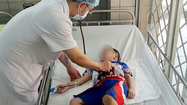 Bệnh nhi được điều trị tại Bệnh viện Bạch Mai