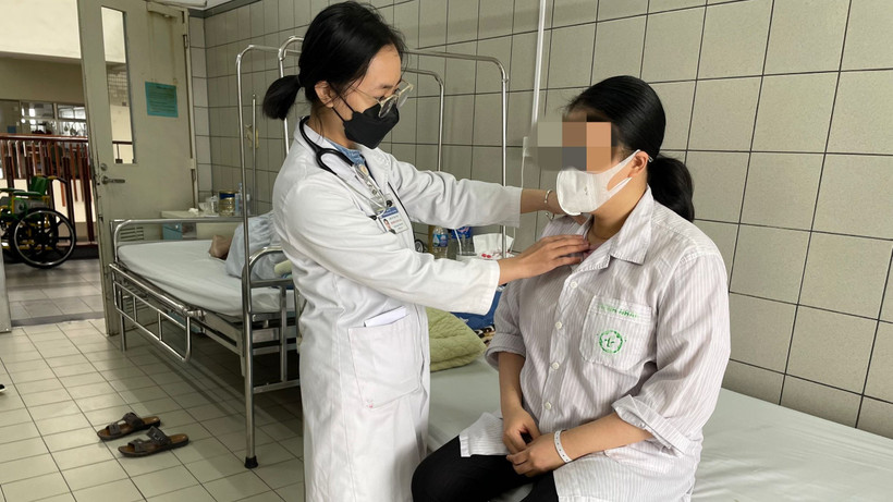 Bệnh nhân tái khám định kỳ.