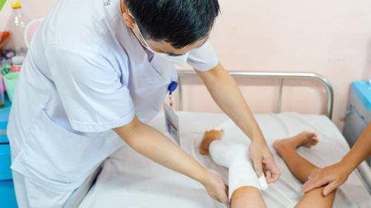 Bệnh nhi dần bình phục sau ca phẫu thuật. 