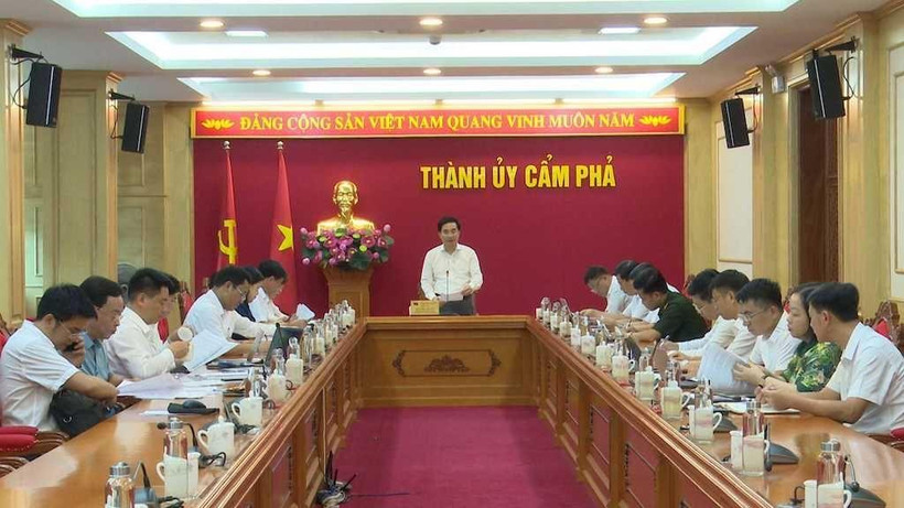 Ban Thường vụ Thành ủy Cẩm Phả họp triển khai công việc.