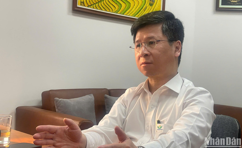 Tiến sĩ, bác sĩ Cao Việt Tùng, Phó Giám đốc Bệnh viện Nhi Trung ương chia sẻ thông tin về công tác phòng, chống bệnh sởi. (Ảnh: THIÊN LAM)