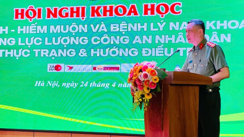 Phó Giáo sư, Tiến sĩ Hoàng Thanh Tuyền, Giám đốc Bệnh viện 19-8, phát biểu tại hội thảo. 