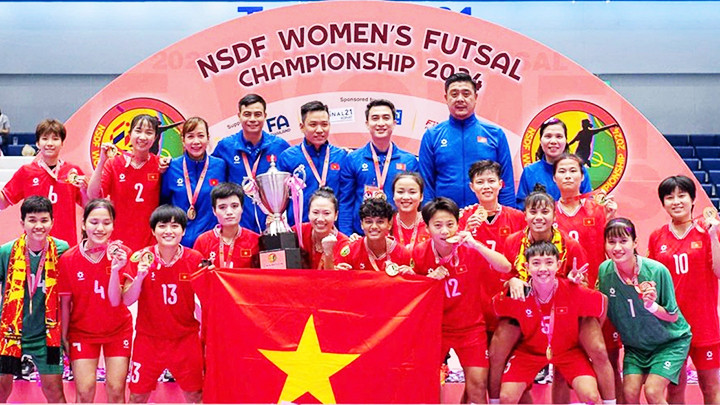Đội tuyển futsal nữ Việt Nam vô địch bóng đá trong nhà khu vực Đông Nam Á.
