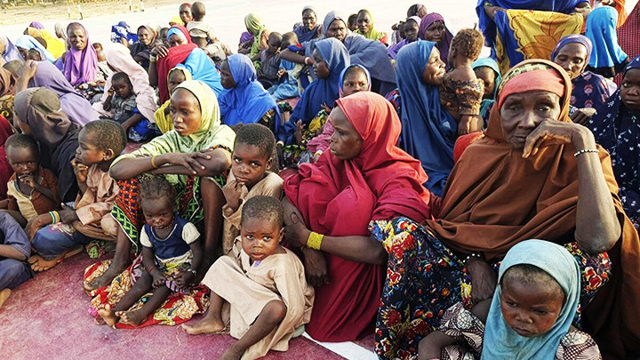 Những con tin vừa được giải cứu ở Nigeria. Ảnh: CNN