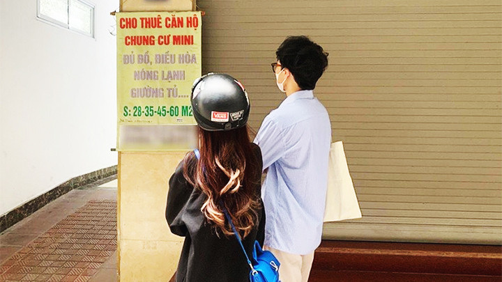 Giá nhà trọ leo thang khiến sinh viên gặp nhiều khó khăn khi đi tìm nhà ở.