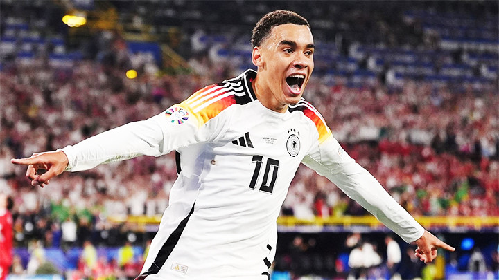 Jamal Musiala đang rực sáng trong mầu áo ĐT Đức tại EURO 2024.
