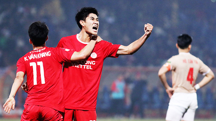 Tiền đạo Nhâm Mạnh Dũng vừa được HLV Troussier gọi vào đội tuyển Việt Nam. Ảnh: LÊ MINH