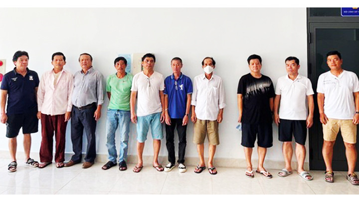 Các đối tượng trong đường dây cá độ tại cơ quan công an. 