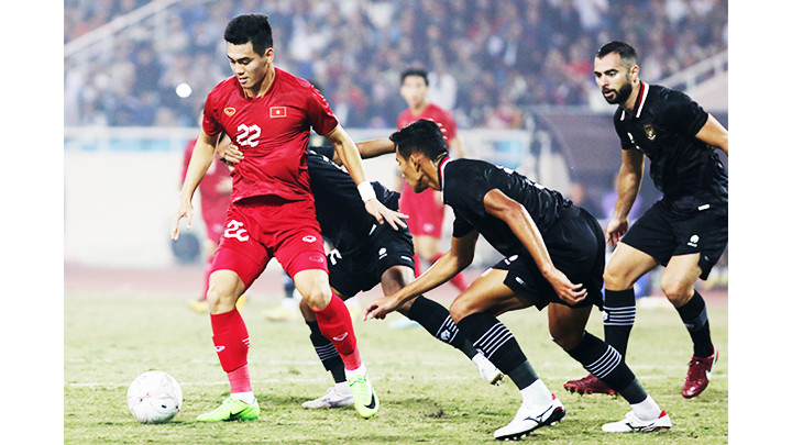 Các cầu thủ Việt Nam cần tập trung cao độ khi gặp ĐT Indonesia. Ảnh: LÊ MINH