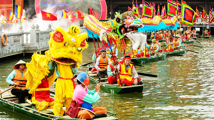 Khai hội chùa Tam Chúc. Ảnh: PHAN QUỲNH