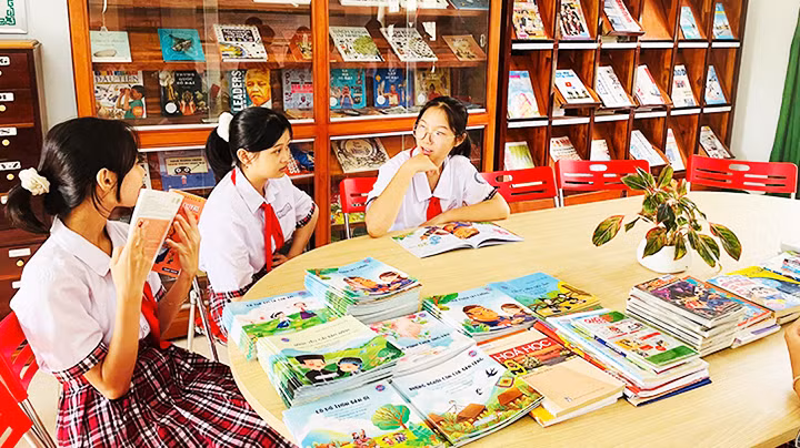 Truyền thông sách về giới