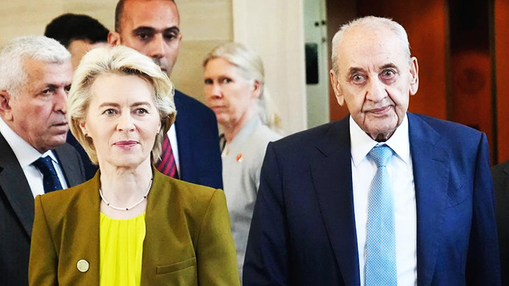 Bà Ursula von der Leyen trong chuyến thăm và công bố viện trợ cho Lebanon. Ảnh: FRANCE24