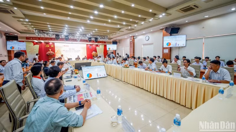 Các đại biểu dự hội thảo.