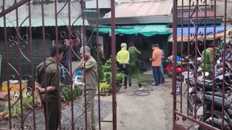 Hiện trường vụ cháy khiến ba người thương vong.