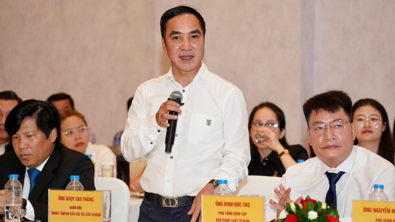 Ông Ngụy Cao Thắng, Giám đốc Trung tâm dịch vụ đấu giá tài sản Thành phố Hồ Chí Minh phát biểu tại hội thảo. (Ảnh: HUỲNH THƠ)