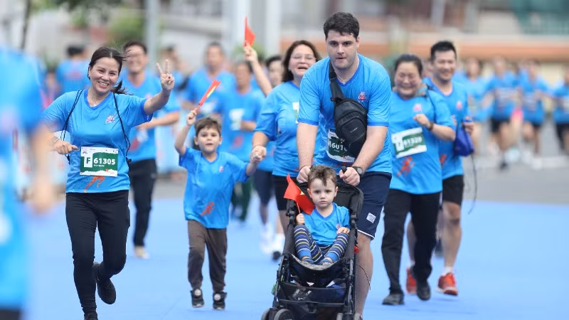 Giải chạy thu hút nhiều đối tượng tham gia.