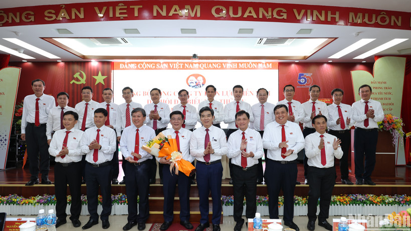 Ban chấp hành Đảng bộ Tổng Công ty Điện lực miền nam nhiệm kỳ 2025-2030 ra mắt Đại hội