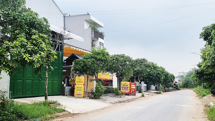 Nhiều công trình vi phạm trật tự xây dựng trong khu công nghiệp nhỏ và vừa Đa Hội.