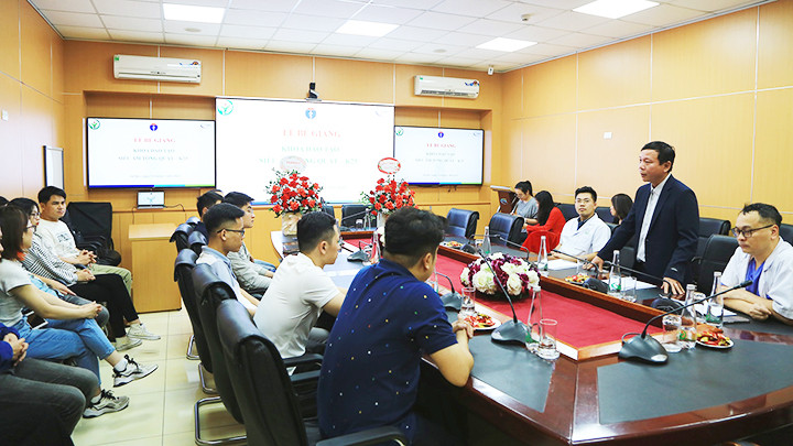 Lớp học bồi dưỡng tại Bệnh viện Việt Đức.