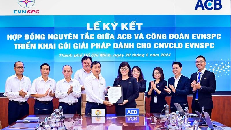 Lãnh đạo ACB và EVN miền nam ký kết hợp tác triển khai gói giải pháp tài chính cho công nhân, viên chức, lao động ngành điện.