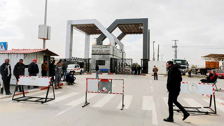 Một cửa khẩu bị Israel phong tỏa với Gaza. Ảnh: AP