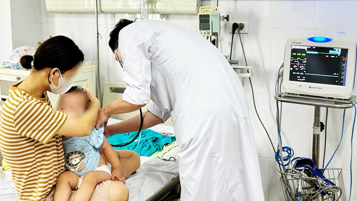 Trẻ mắc bệnh hiếm cần được khám sớm để điều trị kịp thời.