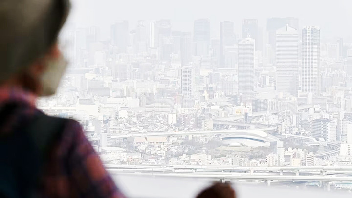 Ô nhiễm do bụi mịn ở thành phố Osaka của Nhật Bản. Ảnh: NIKKEI