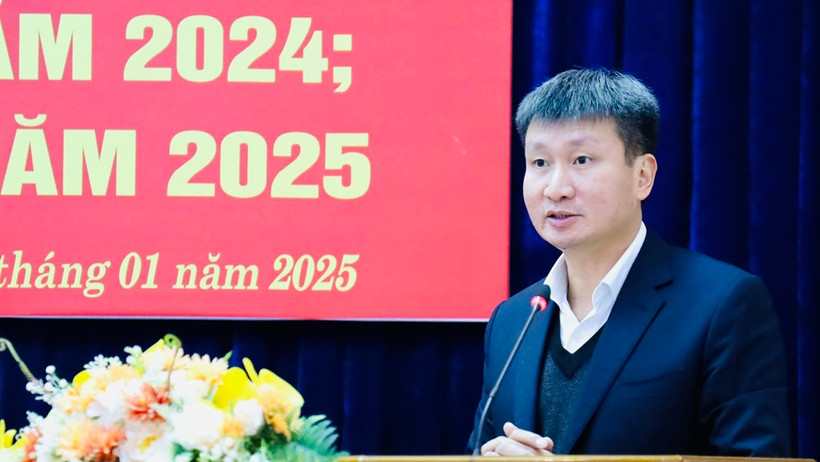 Bí thư Tỉnh ủy Trần Huy Tuấn phát biểu tại hội nghị. (Ảnh: THANH SƠN)