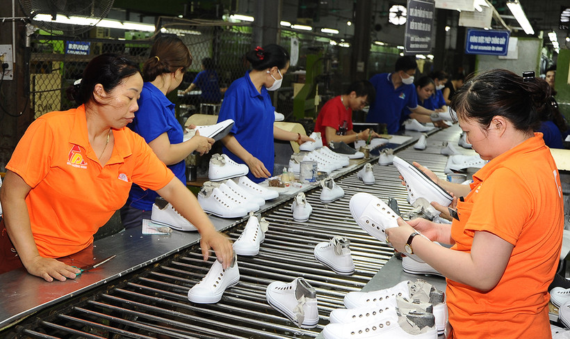 Ngành da giày đặt mục tiêu tăng trưởng cao vào năm 2024. Ảnh: HẢI NAM