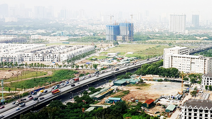 Thúc đẩy đầu tư công là yếu tố quan trọng để bảo đảm mục tiêu tăng trưởng. Ảnh: HẢI NAM