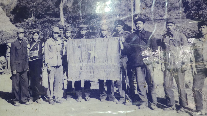 Hình ảnh Ban công an xã anh hùng đầu tiên của Tây Bắc. 