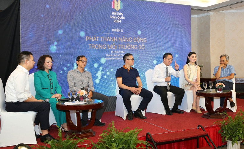 Các diễn giả tham gia tọa đàm.