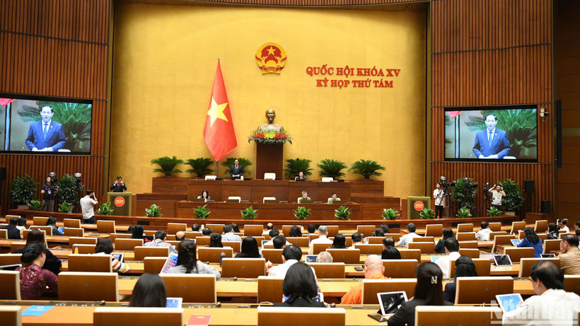 Sáng 1/11, tiếp tục chương trình Kỳ họp thứ 8, Quốc hội khóa XV, Quốc hội thảo luận ở hội trường về dự án Luật Phòng cháy, chữa cháy và cứu nạn, cứu hộ. (Ảnh: DUY LINH)