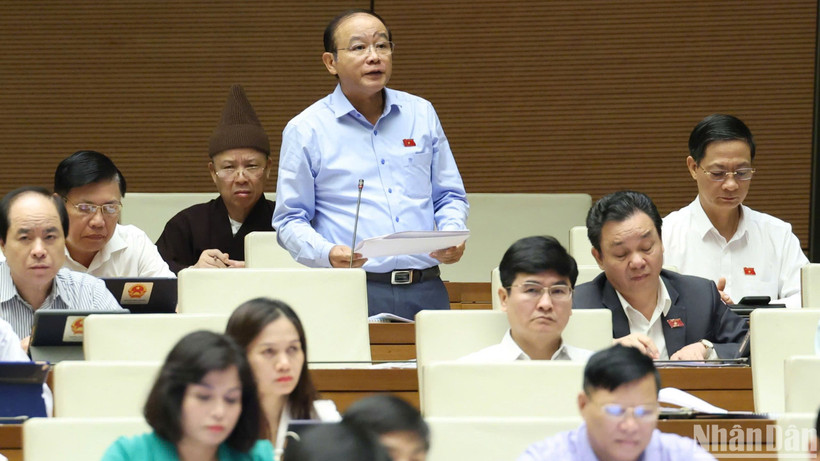 Trong phiên họp sáng nay, 25/10, Quốc hội nghe Báo cáo giải trình, chỉnh lý dự thảo Luật Quy hoạch đô thị và nông thôn với nhiều nội dung mới về quy hoạch. (Ảnh: DUY LINH)
