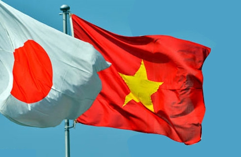 Quốc kỳ Việt Nam và Nhật Bản.