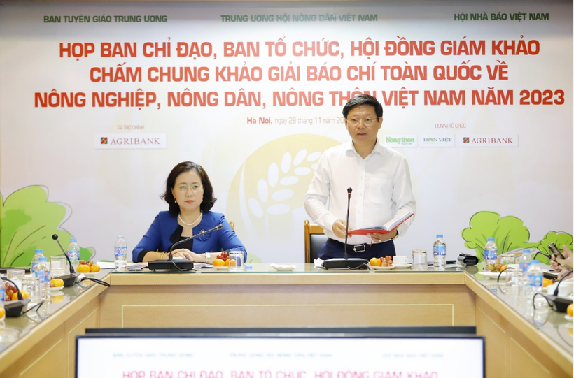Đồng chí Trần Thanh Lâm - Phó Trưởng Ban Tuyên giáo Trung ương, thành viên Ban Chỉ đạo phát biểu tại cuộc họp Ban Chỉ đạo, Ban Tổ chức, Hội đồng chung khảo của giải. 