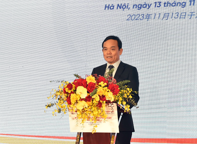 Phó Thủ tướng Trần Lưu Quang phát biểu ý kiến tại hội nghị.